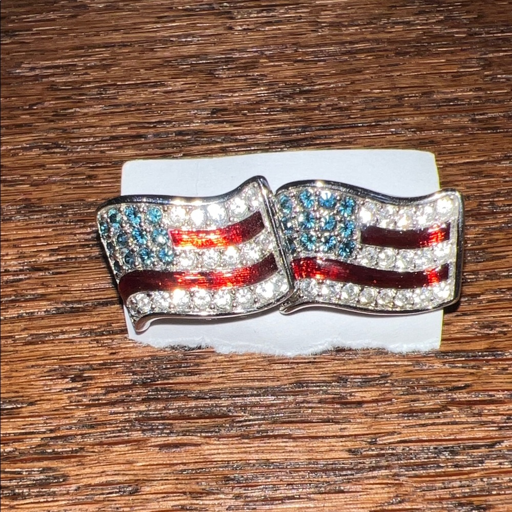 Swarovski American Flag Cufflinks - Picture 2 of 6